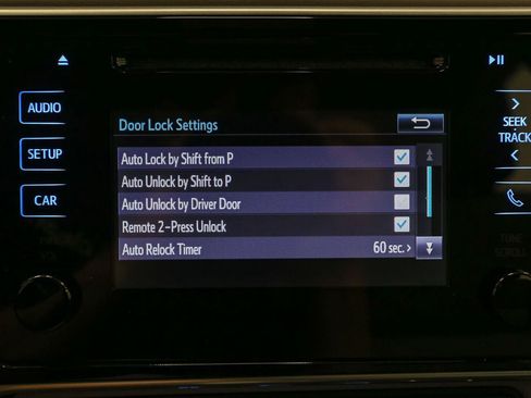 Used 2017 Toyota Corolla LE w/ Carpet Mat Package (TMS) FWD image 27