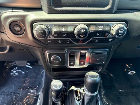 Certified 2023 Jeep Wrangler Sport AWD/4WD image 14