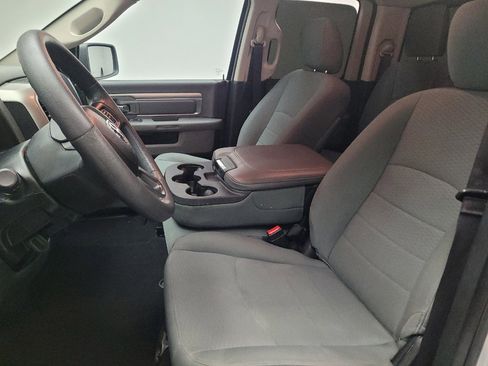 Used 2018 RAM 1500 Classic SLT AWD/4WD image 17