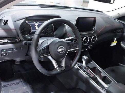 Used 2025 Nissan Sentra SR FWD image 19