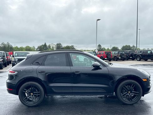Used 2021 Porsche Macan AWD/4WD image 2