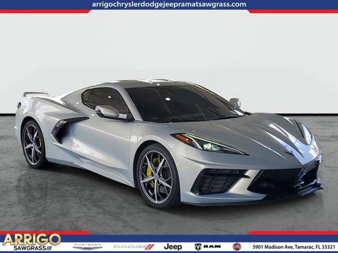 Used 2022 Chevrolet Corvette Stingray Premium Cpe w/ Z51 Performance Package RWD image 1
