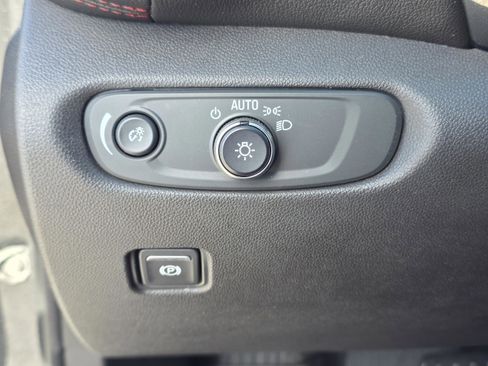 Used 2019 Chevrolet Blazer RS image 34