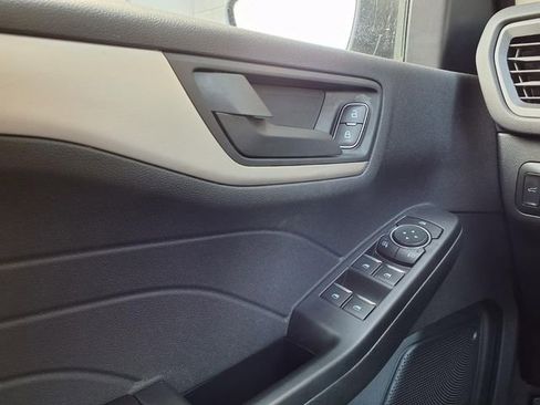 Used 2022 Ford Escape SE w/ Convenience Package image 19