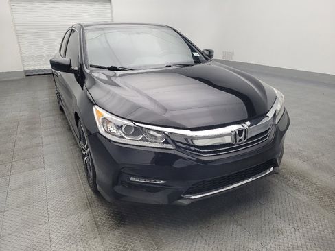 Used 2017 Honda Accord Sport image 14