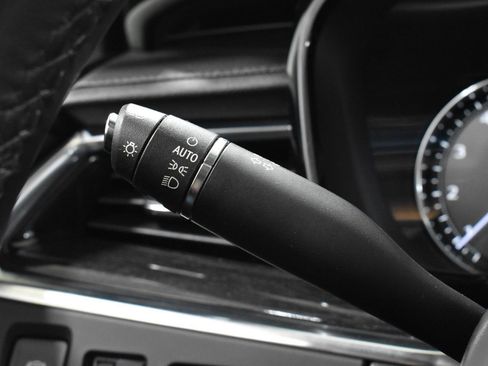 Certified 2022 Cadillac XT5 Premium Luxury w/ LPO, Floor Liner Package image 12