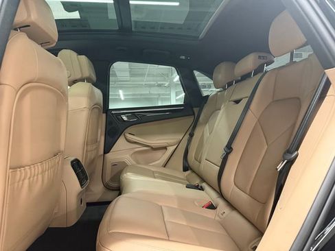 Certified 2026 Porsche Macan AWD/4WD image 27