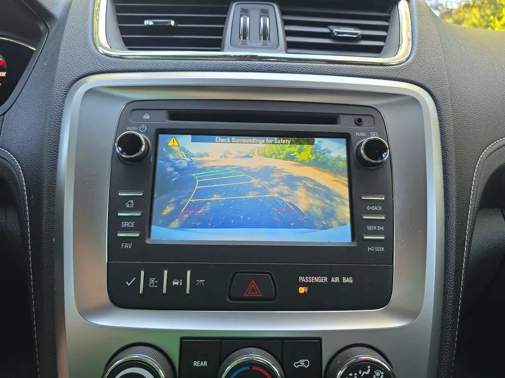 Used 2016 GMC Acadia SLE FWD image 27