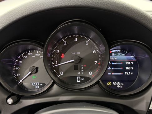 Certified 2025 Porsche Macan image 48
