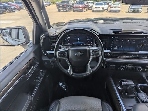Used 2023 Chevrolet Silverado 1500 RST w/ Convenience Package II AWD/4WD image 3