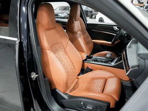 Used 2021 Audi RS 6 w/ Executive Package image 27