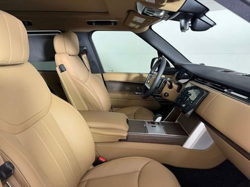 New 2025 Land Rover Range Rover Long Wheelbase SE image 37