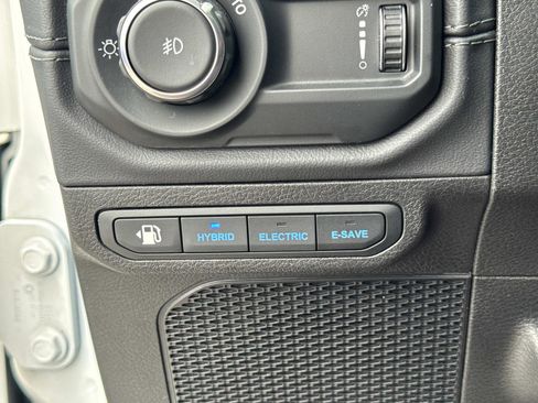 Used 2024 Jeep Wrangler Unlimited Rubicon 4xe AWD/4WD image 29