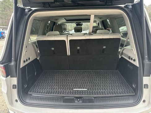 Used 2024 Jeep Wagoneer Series III w/ Premium Group I image 19