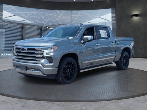 Used 2023 Chevrolet Silverado 1500 High Country w/ Technology Package image 2