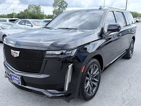 Used 2023 Cadillac Escalade ESV Sport Platinum AWD/4WD image 1
