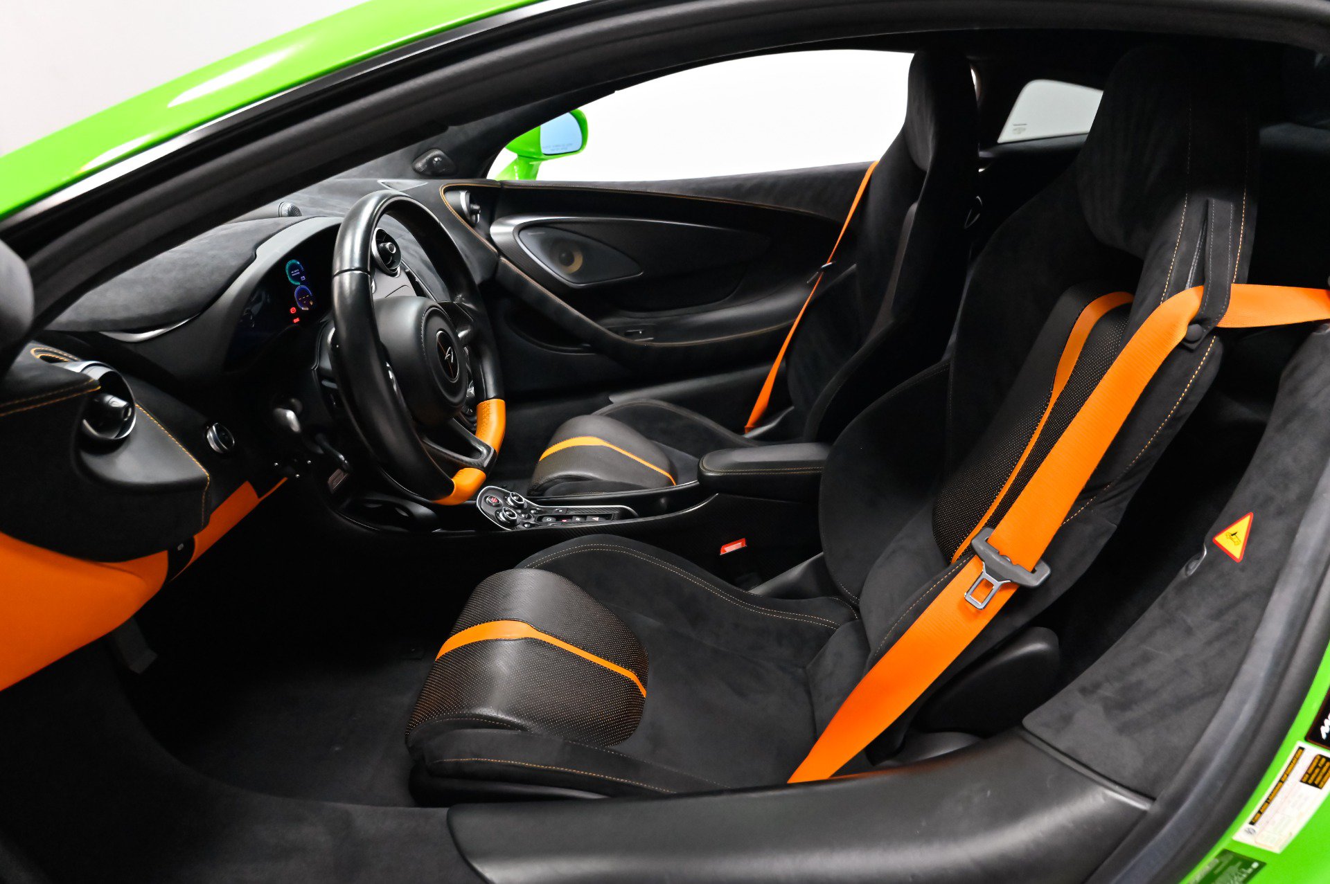 Used 2016 McLaren 570S Coupe RWD image 6