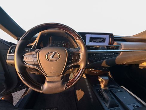 Used 2019 Lexus ES 350 w/ Premium Package image 28