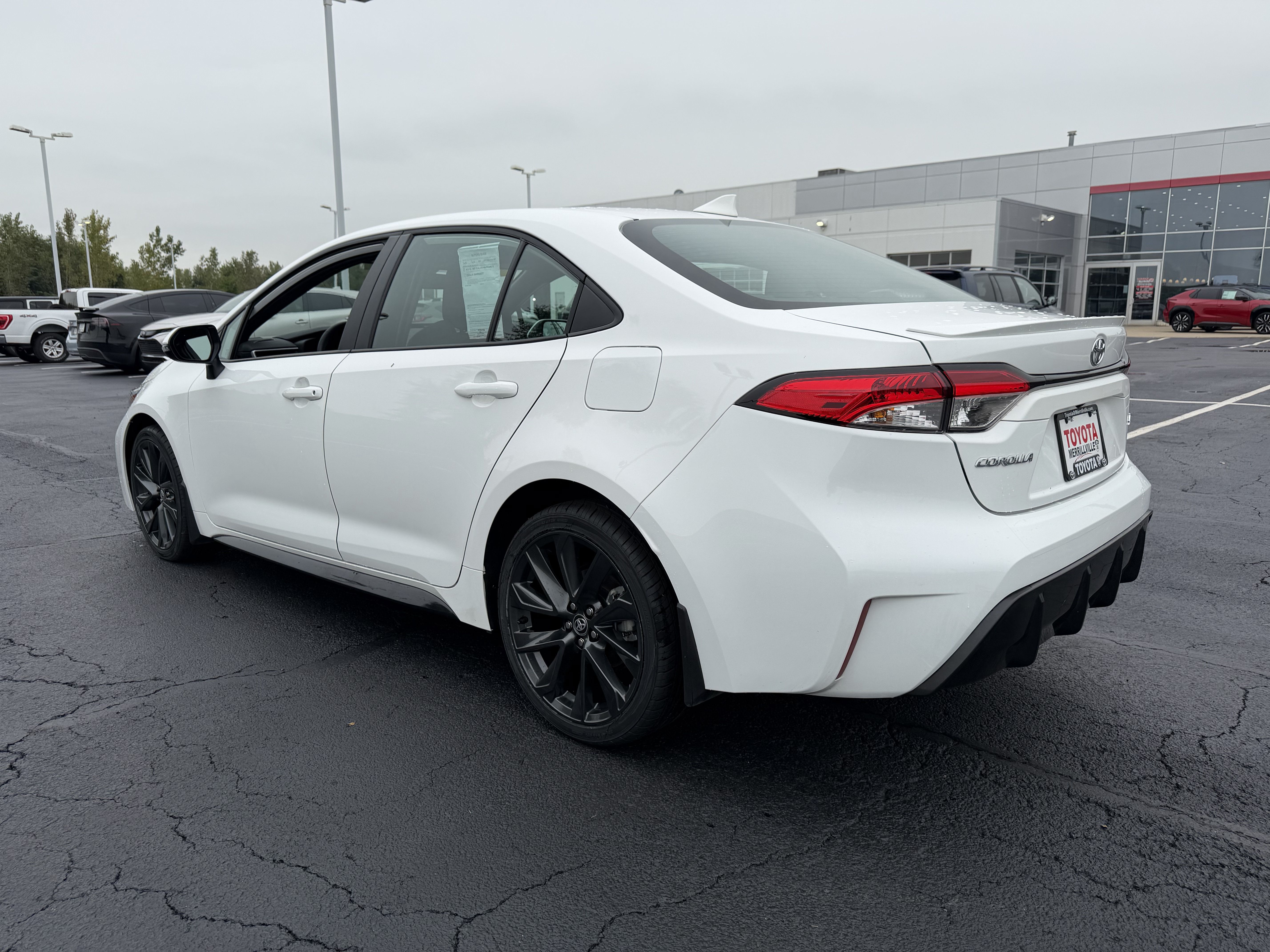 Certified 2026 Toyota Corolla SE FWD image 5