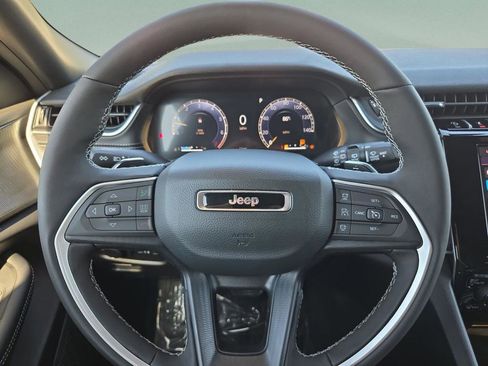 New 2025 Jeep Grand Cherokee L Laredo w/ Luxury Tech Group I RWD image 23