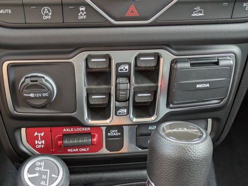 New 2026 Jeep Gladiator Mojave image 25