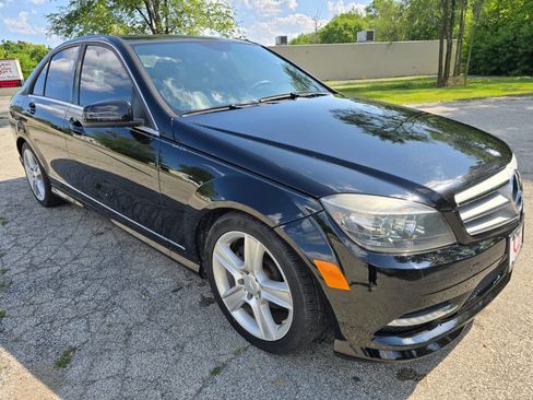 Used 2011 Mercedes-Benz C 300 Luxury image 3