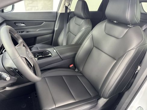 Used 2025 Nissan Murano SV AWD/4WD image 19