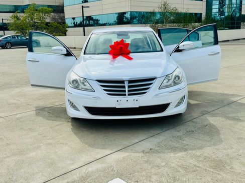 Used 2014 Hyundai Genesis 3.8 RWD image 30