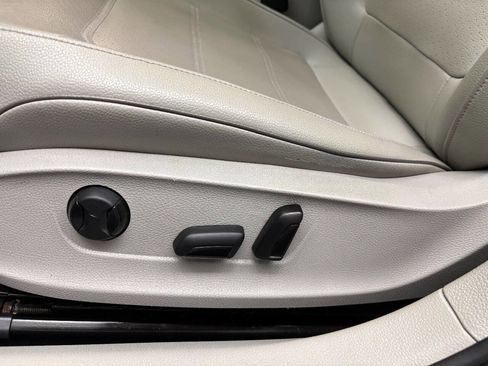 Used 2017 Volkswagen Passat 1.8T R-Line image 34