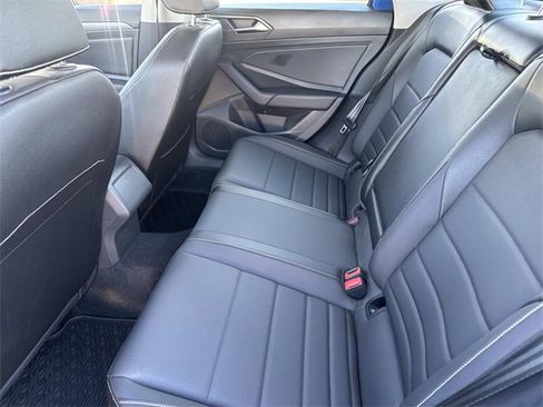 Used 2023 Volkswagen Jetta SE w/ Panoramic Sunroof Package image 25