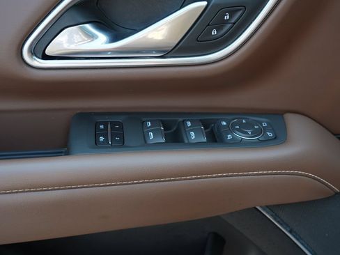 Used 2022 Chevrolet Suburban High Country AWD/4WD image 17