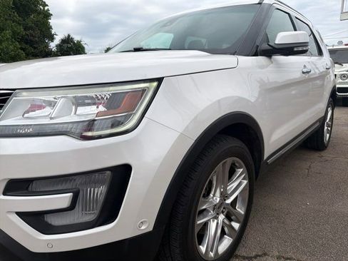Used 2017 Ford Explorer Limited w/ Equipment Group 301A AWD/4WD image 6