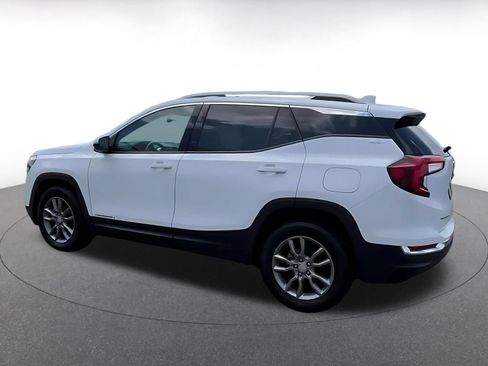 Used 2024 GMC Terrain SLT AWD/4WD image 10