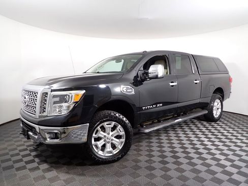 Used 2016 Nissan Titan SL image 14