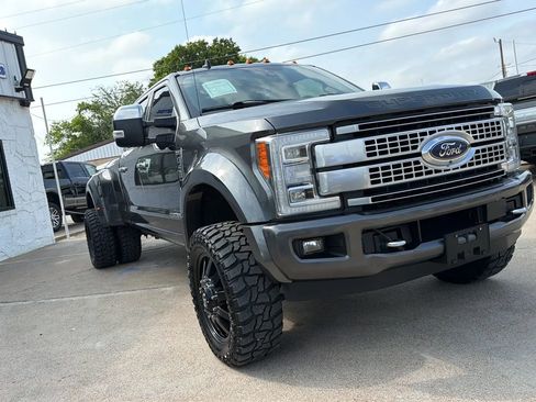 Used 2019 Ford F450 Platinum w/ Platinum Ultimate Package AWD/4WD image 4