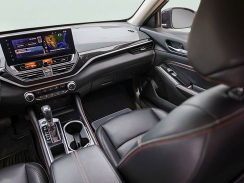 Used 2023 Nissan Altima 2.5 SR w/ SR Premium Package FWD image 30