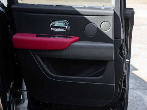 Used 2023 Rolls-Royce Cullinan image 11