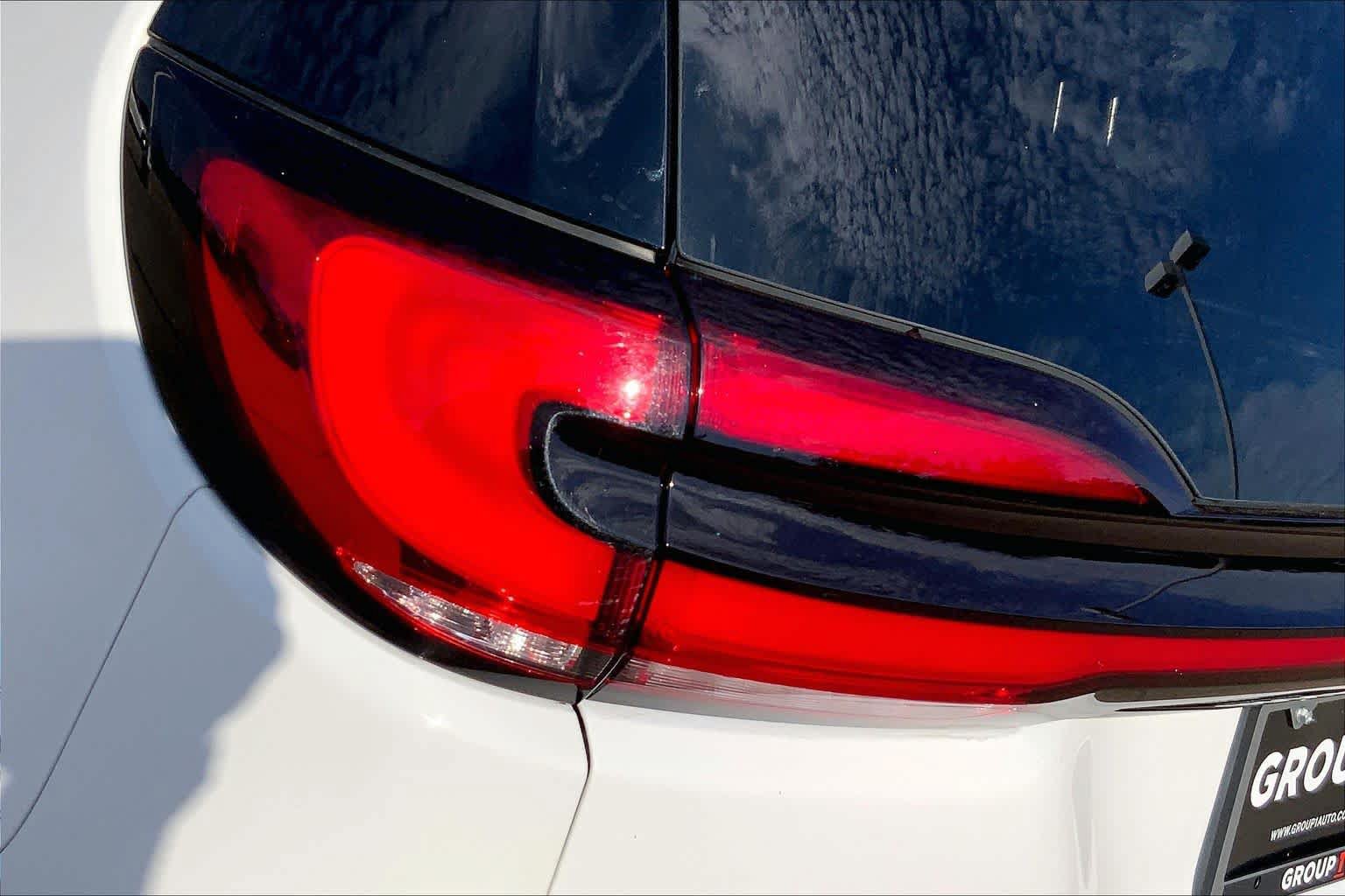 Used 2025 Chrysler Pacifica Select FWD image 27