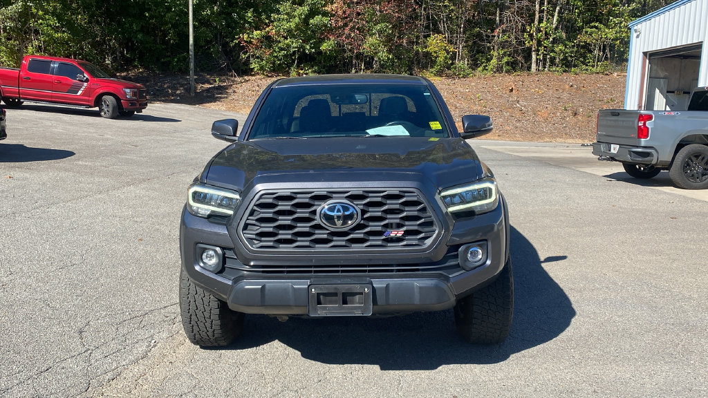 Used 2020 Toyota Tacoma TRD Off-Road w/ TRD Premium Off Road Package AWD/4WD image 2