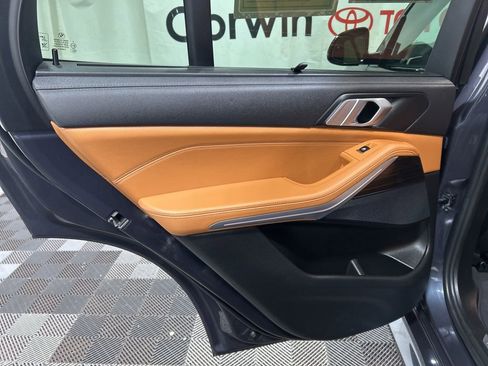 Used 2021 BMW X5 xDrive40i w/ M Sport Package image 16