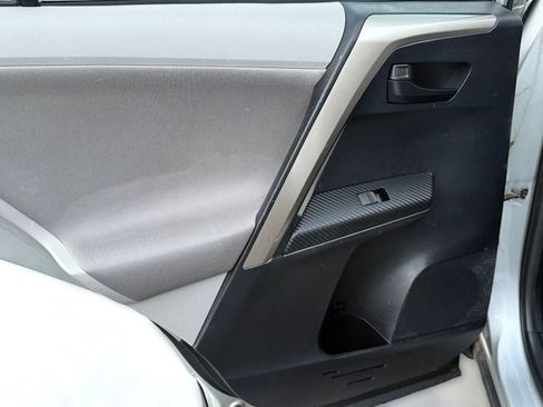 Used 2013 Toyota RAV4 XLE image 26