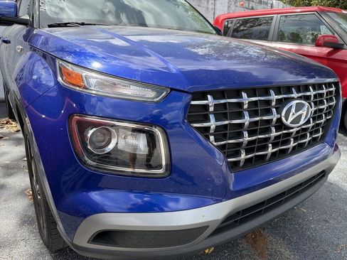 Used 2023 Hyundai Venue SEL image 7