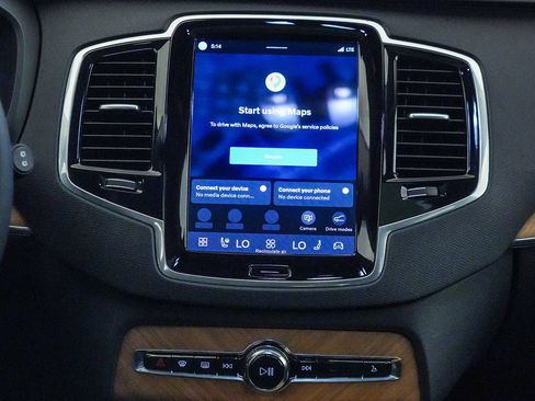 Certified 2024 Volvo XC90 T8 Plus w/ Protection Package Premier AWD/4WD image 14