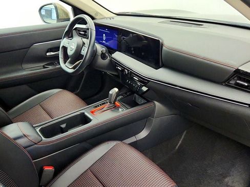 Used 2025 Nissan Kicks SR w/ Illumination Package AWD/4WD image 23