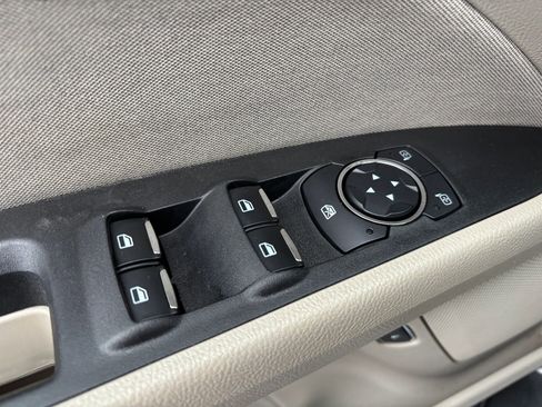 Used 2020 Ford Fusion SE image 24