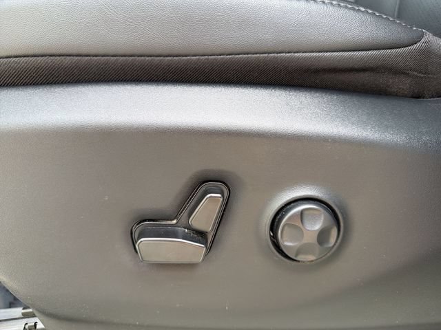 Used 2024 Chrysler Pacifica Touring-L FWD image 33