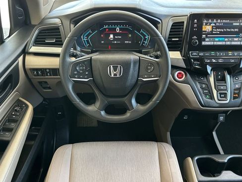 Used 2021 Honda Odyssey EX image 13
