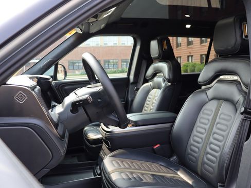 Used 2024 Rivian R1S Adventure Dual AWD/4WD image 11