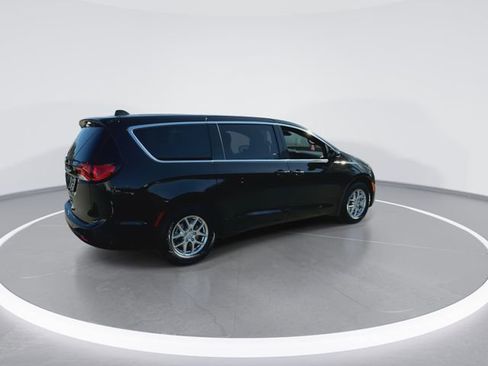 New 2026 Chrysler Voyager LX image 8