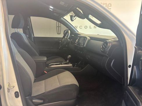 Used 2021 Toyota Tacoma TRD Sport RWD image 6